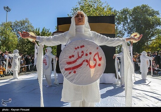 در روزهای سوم و چهارم هجدهمین جشنواره بین المللی تئاتر خیابانی مریوان، 57 اثر نمایش در نقاط مختلف شهر مریوان به اجرا درآمد.