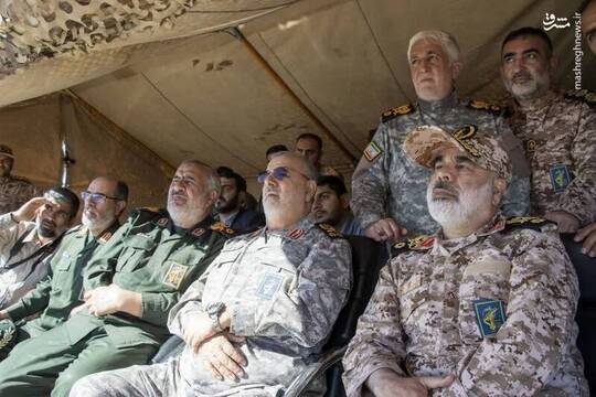 آمادگی رزم یگان‌های پهپادی سجیل نیروی زمینی سپاه توسط سرلشکر پاکپور فرمانده کل سپاه مورد ارزیابی قرار گرفت.