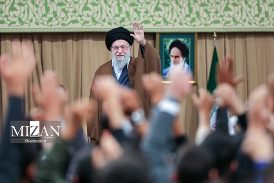 دیدار دانش‌آموزان و دانشجویان با رهبر انقلاب