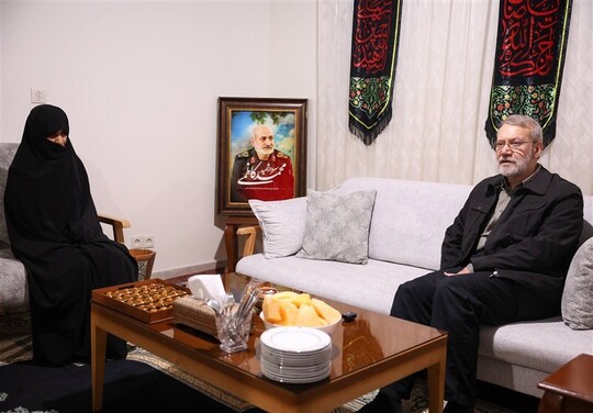 دیدار لاریجانی با خانواده‌ی شهید سرلشگر محمد کاظمی