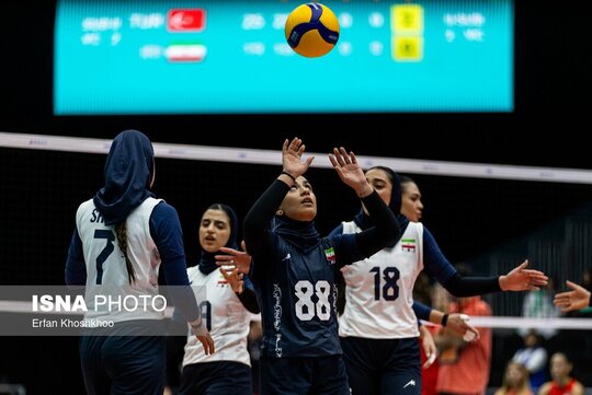 در ادامه رقابت‌های والیبال بازی‌های کشورهای اسلامی، تیم ملی زنان ایران به مصاف ترکیه رفت و شکست خورد.