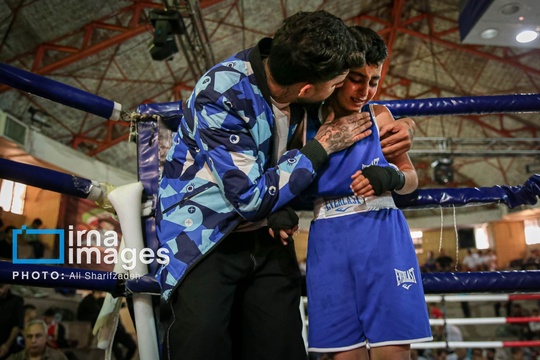 مسابقات بوکس نونهالان در رده سنی ۸ تا ۱۲ سال، صبح پنجشنبه در سالن بوکس شهید همت مجموعه ورزشی شیرودی برگزار شد.