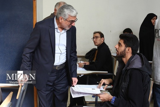 آزمون جذب عمومی داوطلبان تصدی منصب قضا امروز جمعه همزمان در ۱۹ استان برگزار شد.