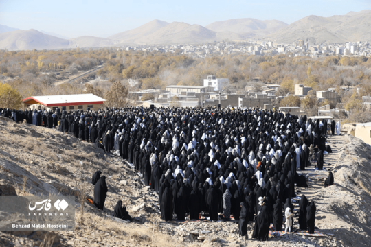 در شرایطی که بحران کم‌آبی به نگرانی جدی در اراک بدل شده است، نماز باران روز جمعه در «تخت سادات» محله کرهرود با حضور مردم اقامه شد.