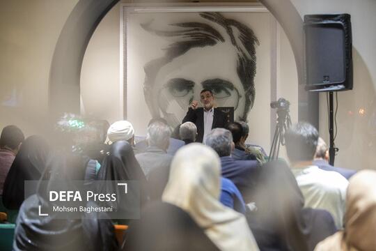 حضور سردار نایینی در اکران اولین مستند عبری‌زبان ساخت ایران با عنوان «موشک‌ها بر فراز بازان» .