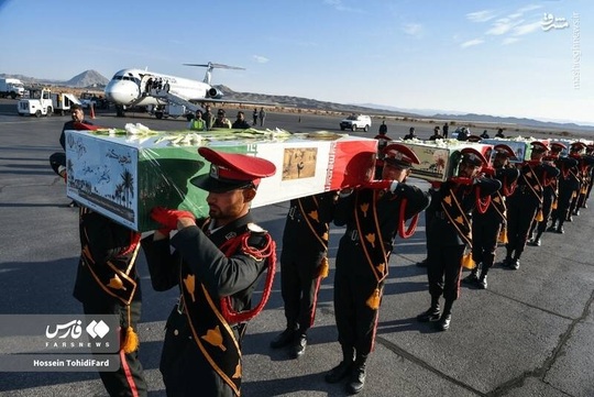 هم‌زمان با ایام سوگواری حضرت زهرا(س)، پیکر مطهر ۶ شهید گمنام دفاع مقدس وارد فرودگاه شهید کاوه بیرجند شد تا بار دیگر خراسان جنوبی معطر به عطر شهادت و یاد حماسه‌آفرینی‌های دوران دفاع مقدس شود.