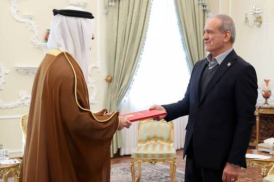 تسلیم استوارنامه سفیر کشور امارات به رئیس جمهور