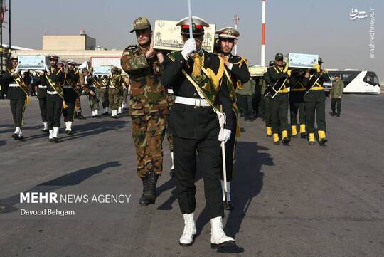 مراسم استقبال از پیکر مطهر ۱۳ شهید گمنام دفاع مقدس با حضور مسئولین کشوری و لشکری و خانواده محترم شهدا در محل فرودگاه شهید هاشمی نژاد برگزار شد.