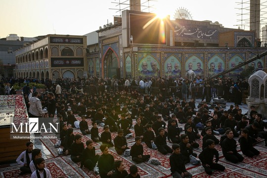 اجتماع نونهالان و نوجوانان فاطمی با عنوان «خورشید نمی‌سوزد» جمعه ۳۰ آبان در آستان مقدس امام‌زاده صالح (ع) تجریش برگزار شد.