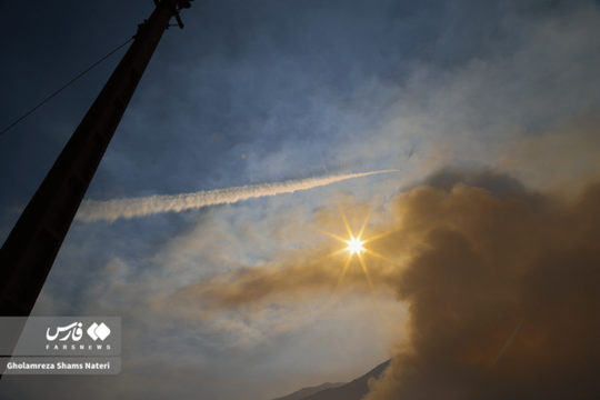 تلاش برای اطفای حریق در الیت