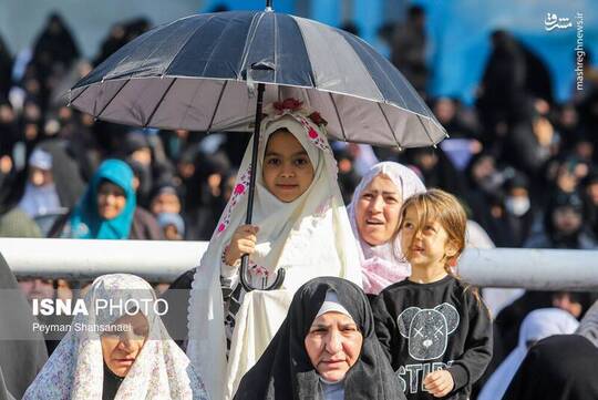 نماز باران با حضور پرشور مردم اصفهان و به امامت آیت‌الله ابولحسن مهدوی در گلستان شهدای اصفهان اقامه شد.