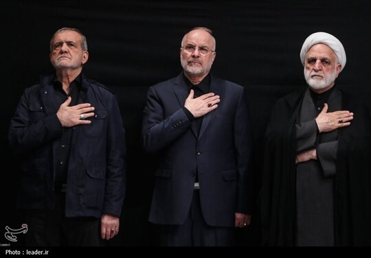 حضور سران قوا در مراسم عزاداری شب شهادت حضرت زهرا(س) در حسینیه امام خمینی(ره)