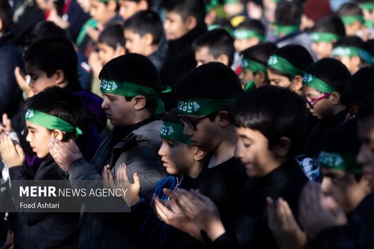 مراسم عزاداری شهادت حضرت فاطمه زهرا (سلام الله علیها) و اقامه نماز طلب باران صبح روز یکشنبه در منطقه قیام تهران و در دبستان آیات برگزار شد.