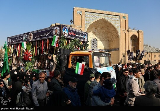 تشییع پیکر 8 شهید گمنام و شهید اکبر صفی صمغ آبادی در قزوین