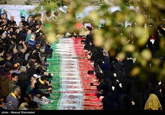 مراسم تشییع پیکر 100 شهید دوران دفاع مقدس در تهران
