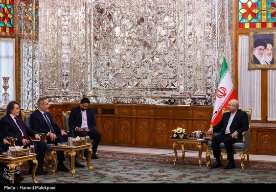 هاکان فیدان وزیر امور خارجه ترکیه  با محمدباقر قالیباف رئیس مجلس شورای اسلامی در تالار آیینه قوه مقننه دیدار و گفت‌وگو کرد.