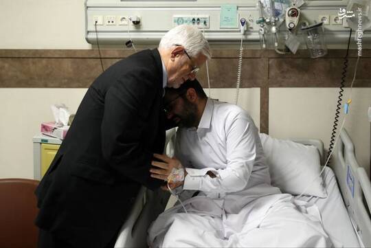 محمدرضا عارف از اسماعیل سقاب اصفهانی معاون رئیس جمهور عیادت کرد