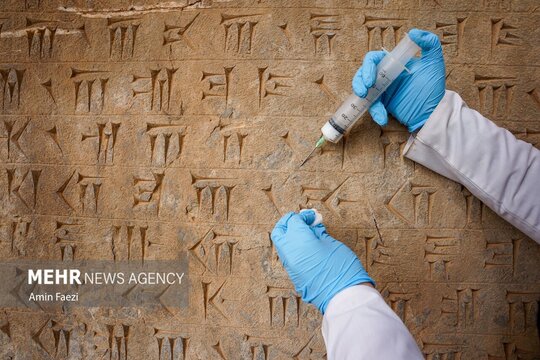 عملیات مرمت بخش‌هایی از تخت‌جمشید و نقش‌رستم توسط سازمان میراث فرهنگی در جریان است.