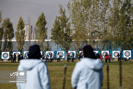 مسابقات هفدهمین لیگ برتر تیراندازی با کمان جام خلیج فارس کشور، با شرکت ۴۲ تیم،در  ریکرو و کامپوند در سایت تیراندازی مجموعه ورزشی آزادی آغاز به کار کرد.