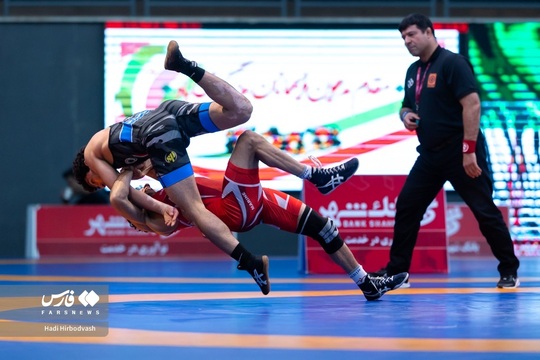 نیمه‌نهایی بیست‌ و پنجمین دوره لیگ برتر کشتی فرنگی