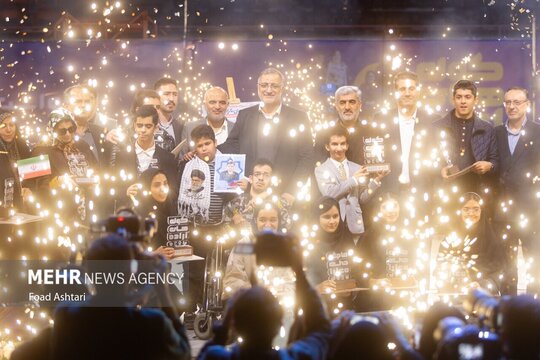 همایش «کوله‌های اراده» حال خوب کودکان دارای معلولیت با حضور علیرضا زاکانی، شهردار تهران و جامعه معلولان کشور در استادیوم ۱۲ هزار نفری آزادی برگزار شد.