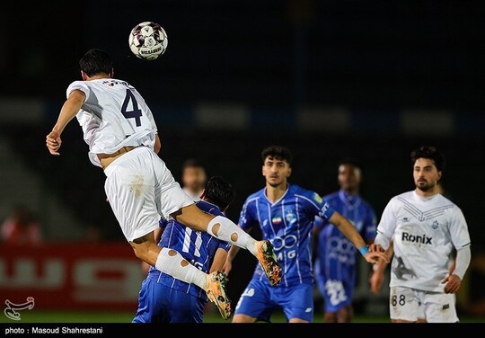 
دیدار تیم های فوتبال استقلال و ملوان بندر انزلی