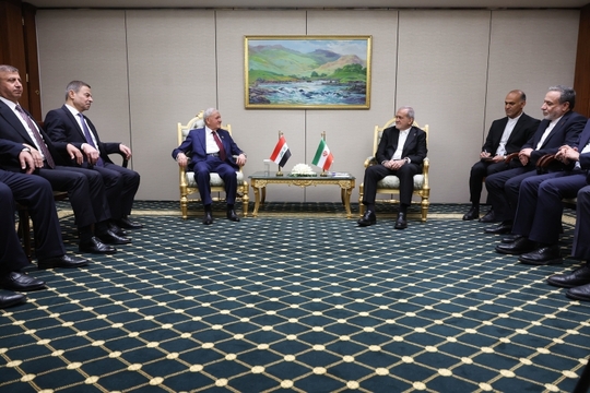 دکتر مسعود پزشکیان رئیس‌جمهور اسلامی ایران و عبداللطیف رشید، رئیس‌جمهور عراق در حاشیه اجلاس بین‌المللی صلح و اعتماد در ترکمنستان، دیدار و گفت‌وگو کردند.