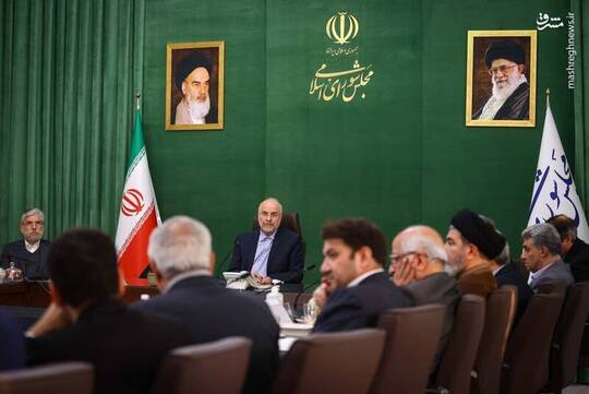 به مناسبت هفته پژوهش حسین سیمایی صراف وزیر علوم و روسای دانشگاه‌های سراسر کشور با محمدباقر قالیباف رئیس مجلس شورای اسلامی دیدار و گفت و گو کردند.