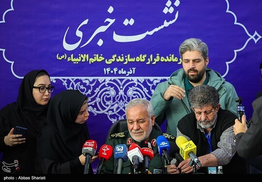 نشست خبری سردار عبدالرضا عابد فرمانده قرارگاه سازندگی خاتم الانبیاء (ص) به مناسبت سالروز تاسیس این قرارگاه با حضور اصحاب رسانه برگزار شد.