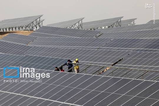 افتتاح نیروگاه خورشیدی در شهرک شمس آباد