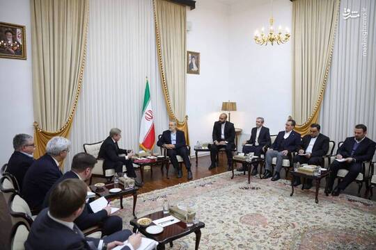 دیدار معاون نخست‌وزیر روسیه با لاریجانی در تهران