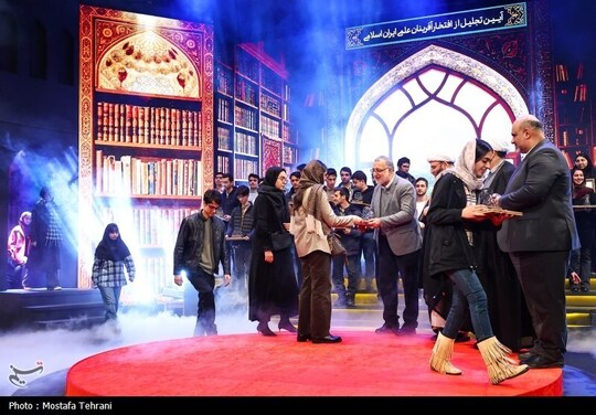 آئین تجلیل از افتخارآفرینان علمی ایران اسلامی با عنوان سلام به آینده در سالن همایش‌های برج میلاد برگزار شد.