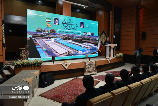 مسعود پزشکیان رئیس جمهور روز پنجشنبه  در شانزدهمین مقصد سفرهای استانی دولت به خراسان جنوبی سفر کرد و برنامه‌های متنوعی را برگزار کرد.