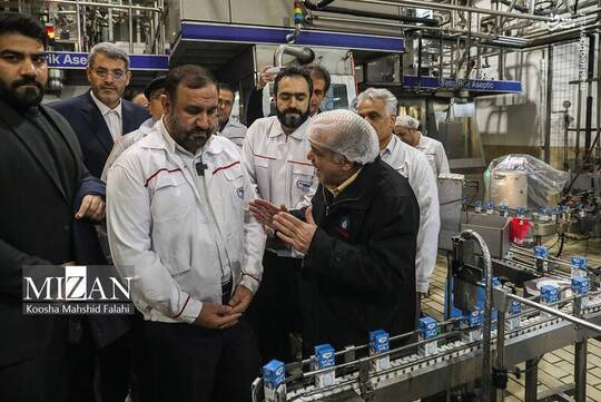 بازدید دادستان تهران از شرکت صنایع شیر ایران