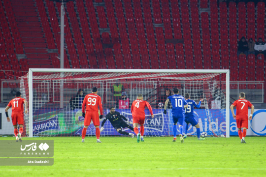 تیم تراکتور ایران در ورزشگاه یادگار امام تبریز به مصاف الدحیل قطر رفت که این مسابقه با نتیجه ۲ بر یک به سود تراکتور به پایان رسید