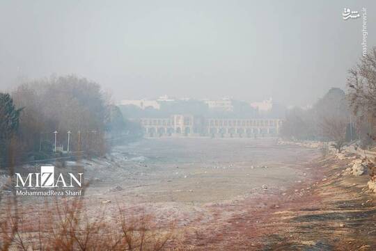 شاخص کیفی هوای کلانشهر اصفهان در نخستین روز از هفته زمستانی با میانگین ۱۸۲ AQI در وضعیت ناسالم برای همه و برمدار بنفش آلودگی و وضعیت بسیار ناسالم است.