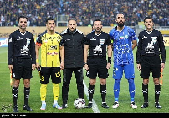 دیدار تیم های فوتبال سپاهان و استقلال