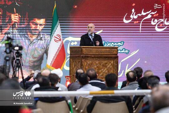 تجمع بزرگ جامعه کارگری و کارفرمایی با حضور محمدباقر قالیباف رئیس مجلس شورای اسلامی در مرقد مطهر امام خمینی(ره) برگزار شد.