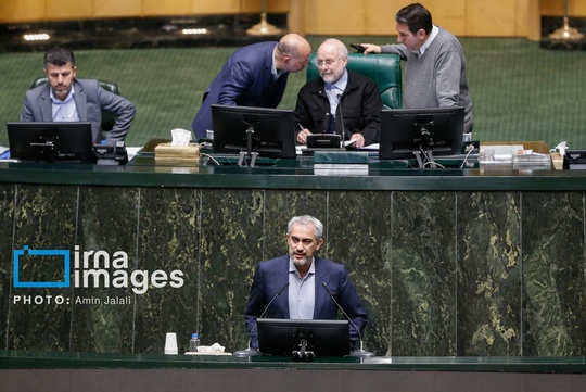 جلسه علنی مجلس شورای اسلامی به ریاست محمدباقر قالیباف و با حضور سید علی مدنی‌زاده وزیر امور اقتصاد و دارایی برگزار شد.