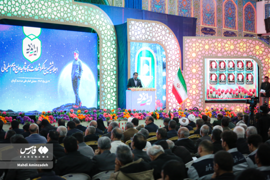 امشب هفدهم دی‌ماه و همزمان با سالروز خاک‌سپاری شهید سلیمانی، اجلاسیه پایان‌بخش برنامه‌های سالگرد ششم این فرمانده عالی‌مقام در کرمان برگزار شد.