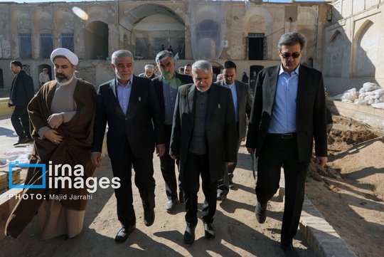 سید رضا صالحی امیری وزیر میراث فرهنگی، گردشگری و صنایع دستی صبح پنجشنبه با استقبال استاندار و نماینده مردم یزد، اشکذر، زارچ و بخش ندوشن در مجلس شورای اسلامی وارد این استان شد.