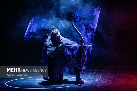 نمایش موزیکال «رابین هود» به کارگردانی ماهان حیدری در تالار وحدت تهران روی صحنه رفت.