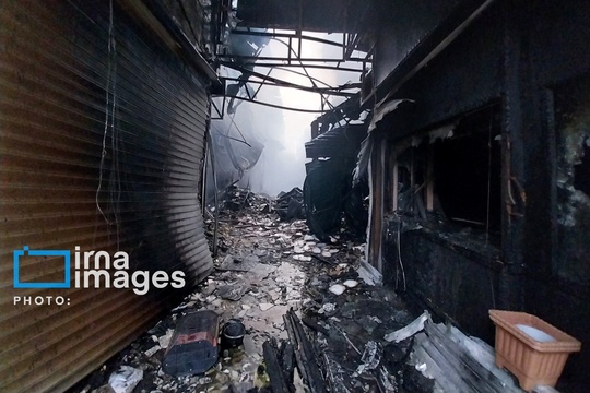 بیش از ۱۳ مسجد، ۱۷ خودروی آتش‌نشانی، ۱۱ اداره دولتی، ۱۶ شعبه بانک، یک درمانگاه، ۵۰۰ مغازه بازار در پی به آتش کشیده شدن، در شهر رشت دچار خسارت شدید شدند.