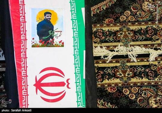 مراسم وداع شهید مدافع امنیت «احد زرنگی‌پور» که توسط اغتشاشگران مسلح به شهادت رسیده بود در بیت الزهرای حاج قاسم برگزار شد.