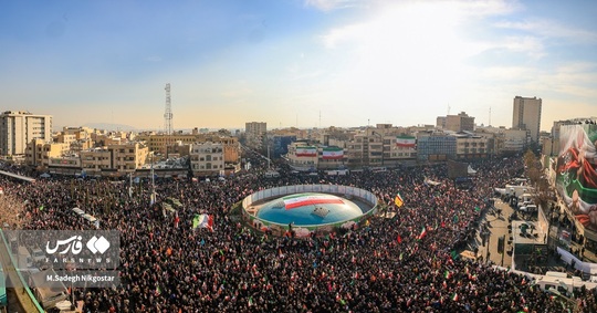 راهپیمایی محکومیت اقدامات اغتشاشگران و تروریست های مسلح امروز ۲۲ دی در میدان انقلاب برگزار شد.