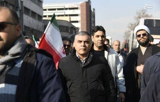 حضور محسن پاک نژاد وزیر نفت در راهپیمایی ضد تروریستی تهران