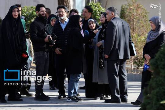 وزرای دولت در حیاط دولت