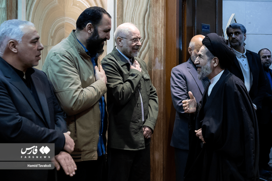 مراسم بزرگداشت شهید فرج الله شوشتری فرزند سردار شهید نورعلی شوشتری با حضور مردم، خانواده شهید و مقامات لشکری و کشوری در مسجد امام صادق (ع) تهران برگزار شد.