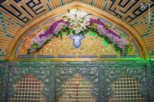 به مناسبت فرا رسیدن اعیاد شعبانیه حرمین امامین عسکرین سامرا توسط خدام گل‌آرایی شد.