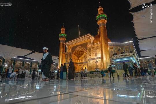حال و هوای حرم امیرالمومنین در زیر باران